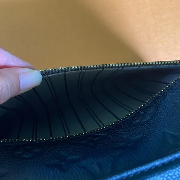 Louis Vuitton Pochette Métis in Empreinte Black Leather - Picture 13 of 16